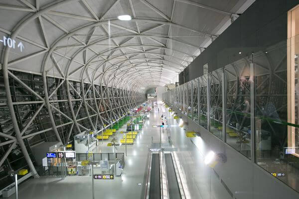 اجمل مطار في العالم: 15 مطار بهندسة مبهرة Shutterstock_179587157