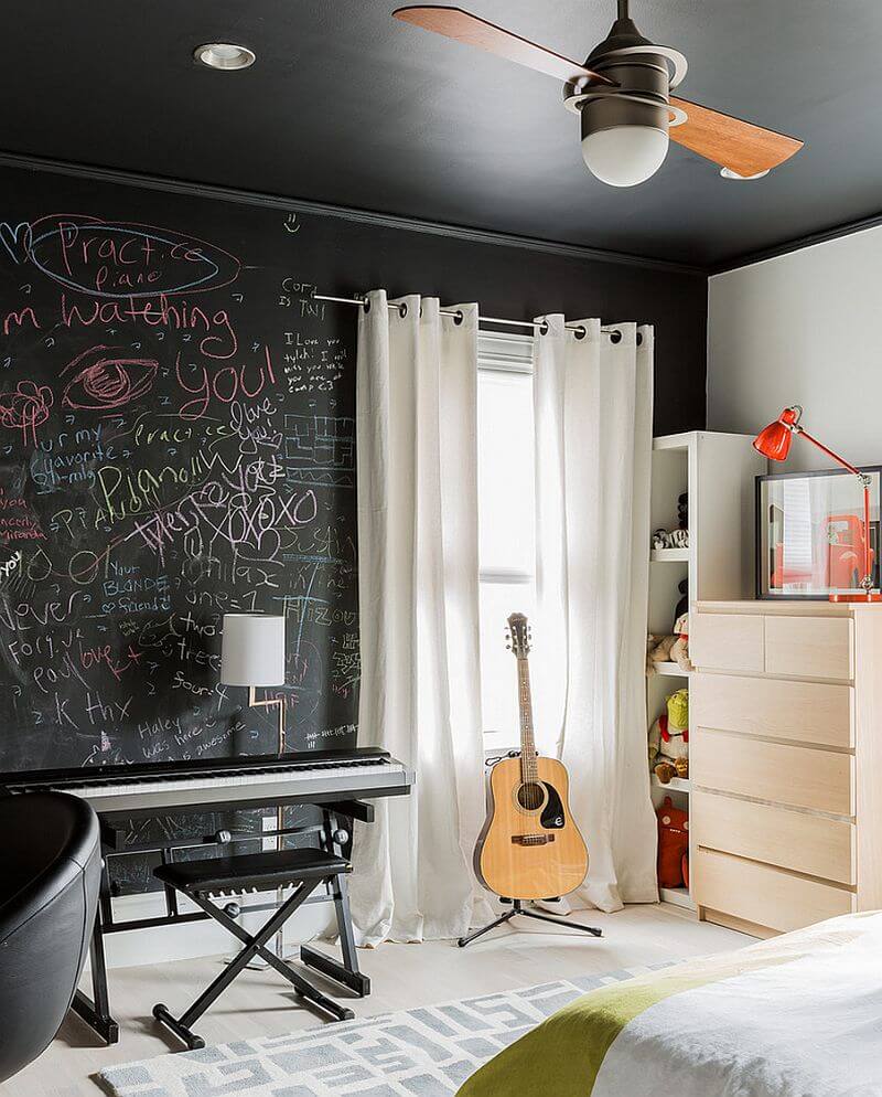 Express-yourself-with-a-chalkboard-paint-wall-in-the-bedroom.jpg